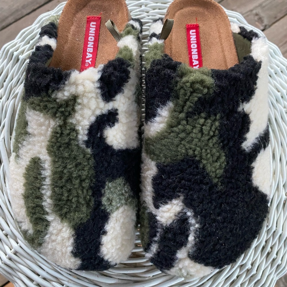UNIONBAY Fluffy Camouflage Cozy Slippers